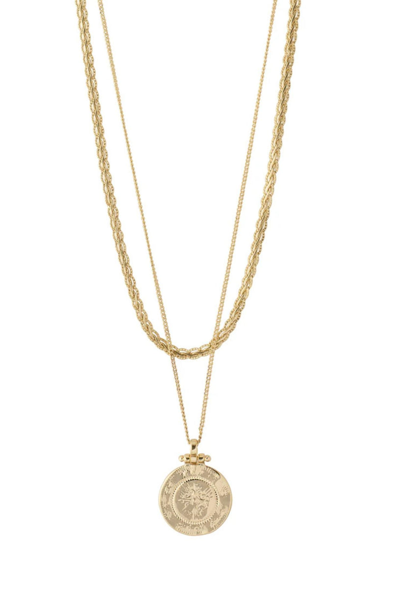 The Nomad 2-in1 coin necklace  from Pilgrim is a classic favourite for your jewellery collection.
Available in gold-plated &amp; silver-plated with two separate chains and 2-in-1 feature
Radiate urban vibes with trendy chain links and coin pendants
38 cm / 40 cm + 9 cm extension chain
Ultra-cool necklaces for nights out and everyday use
Style with a turtleneck and trainers for a cool look