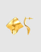 Nora Earrings in radiant gold with bold, fluid, sculptural curves that catch the light for a modern, statement finish. Stud closure with a 3 x 3 cm size, crafted from stainless steel with gold plating. Waterproof, hypoallergenic, and lightweight at 11g.