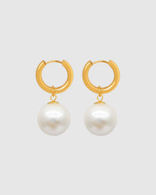 A perfect fusion of modern elegance and timeless charm—the Castel &amp; Co Orb Earrings feature a sleek, polished sphere paired with a delicate pearl drop for effortless sophistication. The contrast between the luminous pearl and the structured orb creates a refined yet contemporary look, making these earrings ideal for both everyday luxury and special occasions. Classic, graceful, and endlessly wearable.

Main material: gold plating, stainless steel
Closure type: congo
Earrings size: 1 x 2.5 cm
Waterproof 