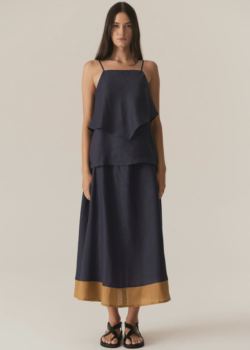 POL SPECK DOUBLE LAYER CAMI
The Speck Double Layer Cami brings back one of our favourite silhouettes in solid colours for the new season.
-Square neckline.
-Adjustable thin straps.
-Pull on style.
-Regular fit.
-Angled overlayer creates a handkerchief look.
-Straight underlayer can be tucked in or worn untucked.