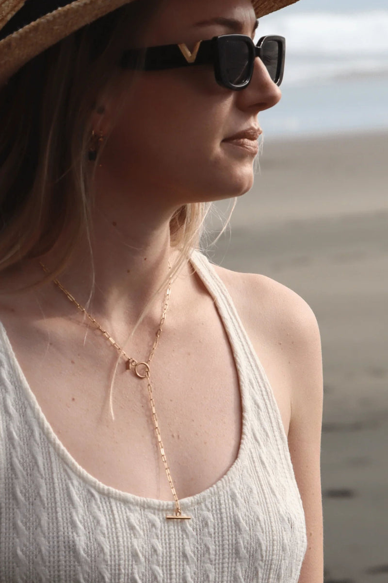 PĀMU Sadie Necklace – Sleek Gold Chain for Layering


PĀMU Sadie Necklace is a sleek and versatile accessory that effortlessly enhances any outfit. Ideal for standalone wear or perfect for layering with your favourite pieces, this necklace is a must-have addition to your jewellery collection. Choose from two lengths to customize your look.