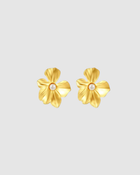 Violet Earrings by Castel & Co in gold with imitation pearl detailing, shaped like a blooming flower for a soft, romantic statement. Sculpted petals with luminous pearl accents create a feminine, elegant finish. Stud closure with a 2.83 x 3.28 cm size, crafted from stainless steel with gold plating. Waterproof, hypoallergenic, and weighing 10g.