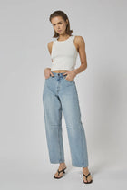 DRICOPER | ZELLA BARREL RODEO JEANS

A high-rise Barrel Jeans crafted from sturdy 100% Cotton Denim. A relaxed curved leg that continues to the ankle and gives an elevated look if styled with heel or pointy flats.

Available colours : Rodeo Blue &amp; Sunbleach

Model Wears Size 8/Small and is 176cm tall

Composition: 100% Cotton Denim