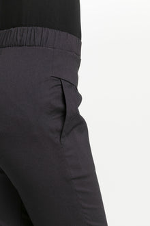 NES Dartsta Pant is the ultimate pant for easy wear and effortless style. Made from a super stretchy twill fabric, these pants feature a flat front and elasticated waist for a comfortable, flattering fit. The angled side pockets add practicality, making them perfect for both the office and a night out. With a slim leg silhouette