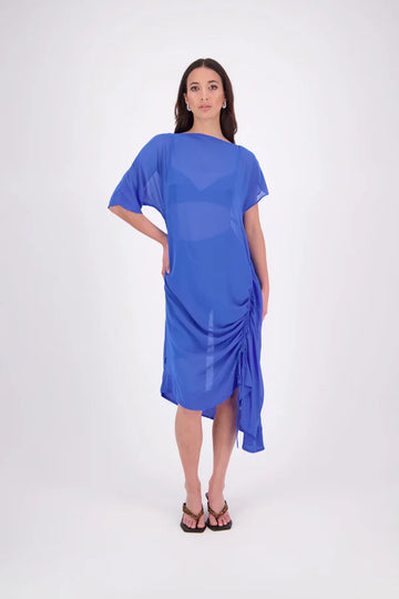 The N-E-S Em Dress is a statement style crafted in lightweight chiffon, designed with ruching and a drawcord that lets you adjust the length to suit your look. Featuring a cap sleeve on the left and a cuffed short sleeve on the right, it embraces asymmetry with a wide cuff hem for added edge. Floaty yet bold, the Em Dress is your go-to for elevated, directional dressing.

Our model is 174cm and wears a XS (8)
NES fit advise: Standard fit

Composition: PT Chiffon

Designed and Made in New Zealand
