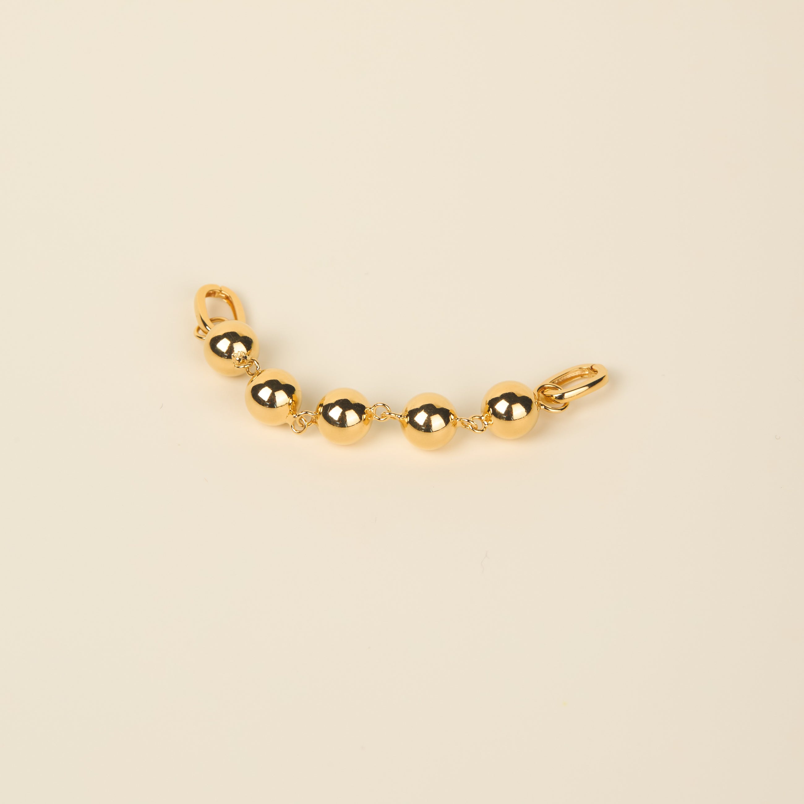 ALTA JEWELLERY | NECKLACE EXTENDER

Designed to give you extra styling flexibility, the Alta Necklace Extender adds 7cm in length to your Snakey Chain Necklace. Crafted in premium sterling silver or sterling silver with 18k gold vermeil, it blends seamlessly for a perfect match.