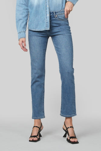 Della is a slim Straight Leg Jeans crafted in comfort stretch 11 oz denim. The Length is ankle height and styled up for an elegant look.

Model Wears Size 8/Small and is 176cm tall

Composition: Stretch Denim - 94% Cotton 5% Elasterell 1% Elastane

BRAND: Dricoper