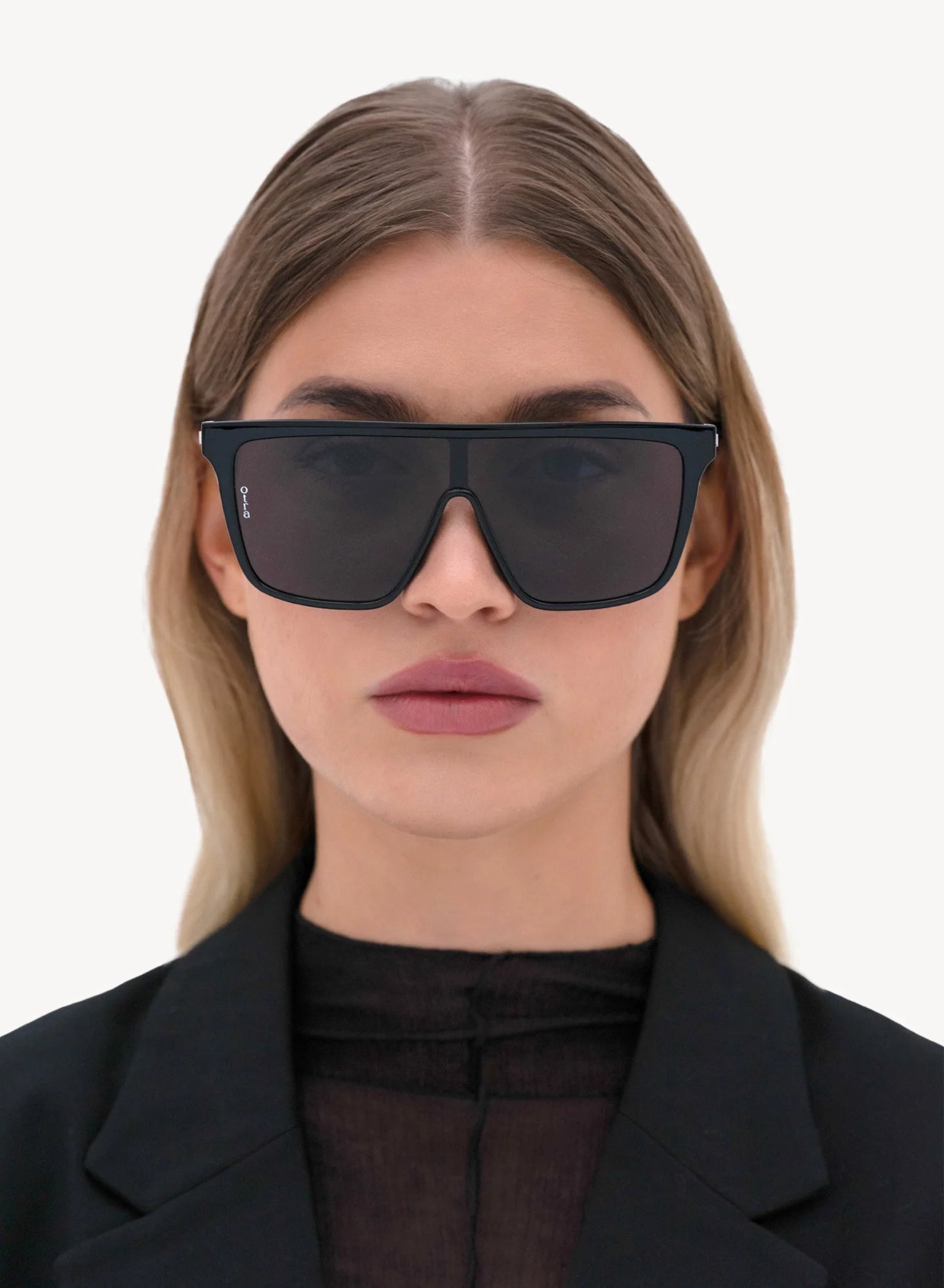 INDI BLACK/SMOKE SUNNIES