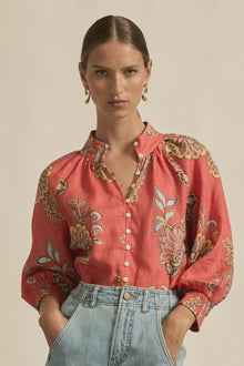 ZOE KRATZMANN | INSPIRE TOP

A refined take on the classic summer blouse. Crafted in airy linen with considered design
details, the inspire top brings quiet sophistication to warm-weather dressing.

100% lightweight linen composition