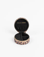 Load image into Gallery viewer, Stella + Gemma Leopard Jewellery Box. Round Zip Closing Jewelry Box.  this compact case fits 4 rings and has 2 compartments for earrings or necklaces.
PU LEATHER
80x80x40mm
