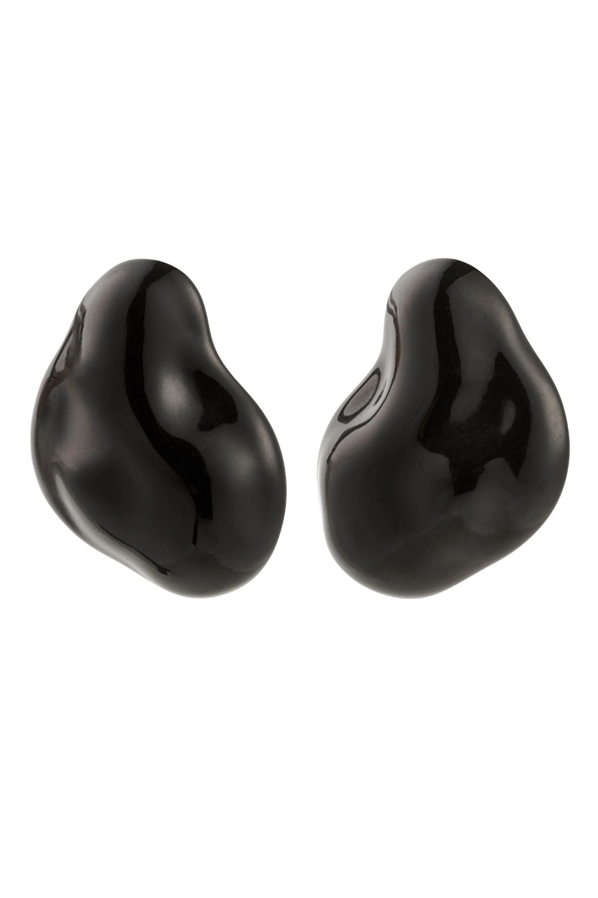 PILGRIM | LIAN RECYCLED BLACK EARRINGS - SILVER PLATED

Unleash your bold side! Add an edgy twist to your style with the statement-ready LIAN earrings from Pilgrim! Crafted in deep black recycled acrylic with an organic, fluid shape that radiates strength and confidence. Perfect for those who love to express their distinctive style with a cool edge. Style them with an oversized blazer and chunky boots for an urban-chic appearance, or pair with a slip dress for a contrasting look.