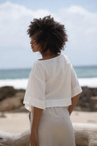 Featuring a relaxed, boxy silhouette and oversized sleeves, the LILLY PILLY MAYA Linen Top pairs beautifully with your favourite shorts or denim jeans. Effortless, breathable, and timeless - make MAYA your go-to piece for a fresh spring/summer wardrobe.