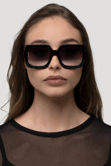 OTRA | LUNA BLACK SMOKE FADE SUNNIES