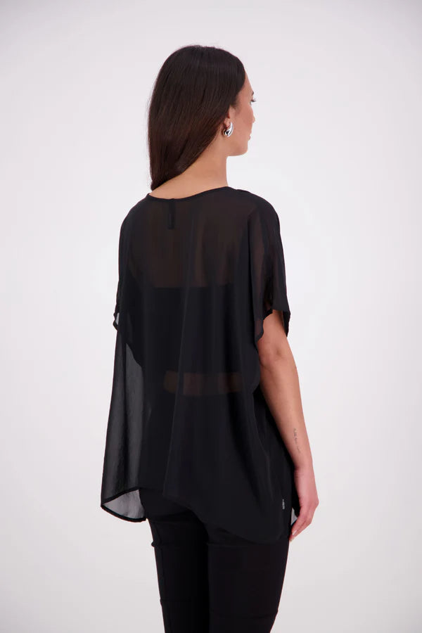  The N-E-S Luna Top – A New Take on Sheer Simplicity
The Luna Top is a modern evolution of a NES favourite. Crafted with exposed French seams on the outside, an angled front seam, and a left-side split for added movement, this sheer layer brings elevated ease to any outfit. Style it over a NES lattice singlet or your favourite base – the Luna Top is designed for effortless layering with a refined edge.
polyester chiffon
designed & made in NZ