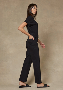 Maarte Jean by Dricoper in stretch denim, featuring a flattering high-rise waist and a softly wide leg that finishes at the ankle for a modern, relaxed silhouette. Made from 98% cotton and 2% elastane for comfortable everyday wear. Model is 176cm tall and wears a size 8/Small.