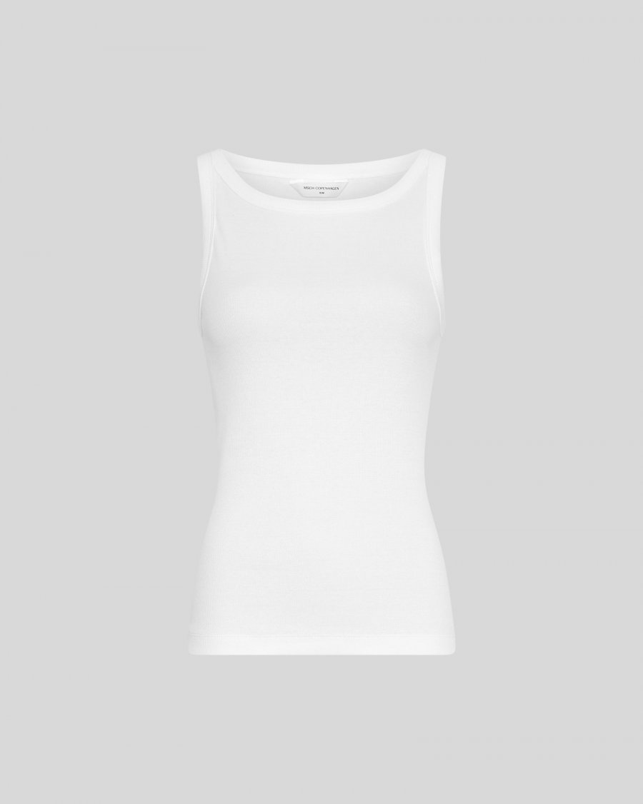 A must-have summer essential that you will never want to take off. MSCH Rasmia comes in a tank top version with round neckline, regular fit and a super soft organic cotton fabric. It comes in many colours, making it easy to style for different occasions. Grab your go-to jeans or you favourite flowy skirt for the warm summer evenings. Make your outfit more relaxed by throwing on an oversized shirt.