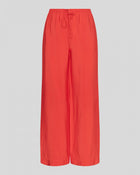 MSCH Henra Landonna Pants are a lightweight vicose and polyamid quality. The pants feature a slim waistband with a tie string.

Fitting
These pants has a loose fit.

Composition
82% LENZING™ ECOVERO™ ­viscose fibers &amp; 18% Polyamide