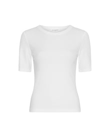 MSCH | BETRINA RIB 2/4 TEE

Our Basics collection "Betrina" has gotten a new addition in the form of this slim fitted, ribbed t-shirt with short sleeves and a round neckline which makes it an essential part of any wardrobe.

Fitting :&nbsp;This t-shirt has a slim fit.

Composition :&nbsp;66% TENCEL™ Lyocell fibers, 27% Cotton &amp; 7% Elastane