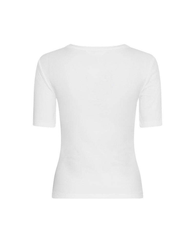 MSCH | BETRINA RIB 2/4 TEE

Our Basics collection "Betrina" has gotten a new addition in the form of this slim fitted, ribbed t-shirt with short sleeves and a round neckline which makes it an essential part of any wardrobe.

Fitting :&nbsp;This t-shirt has a slim fit.

Composition :&nbsp;66% TENCEL™ Lyocell fibers, 27% Cotton &amp; 7% Elastane
