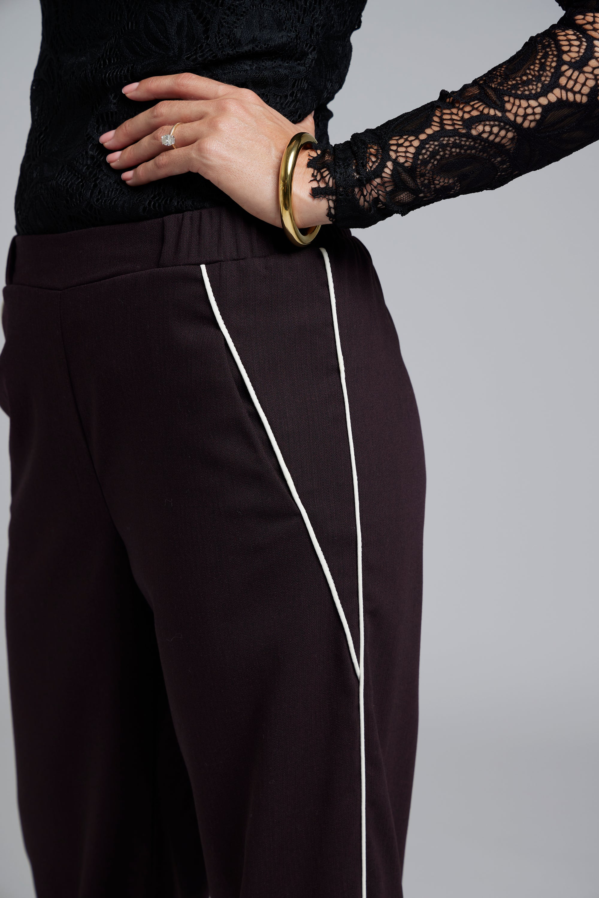 The NES Double Piped Gin Pants by N-E-S – a timeless straight-leg pant with flat front, elastic back and refined piping. Breathable, polished and NZ made.