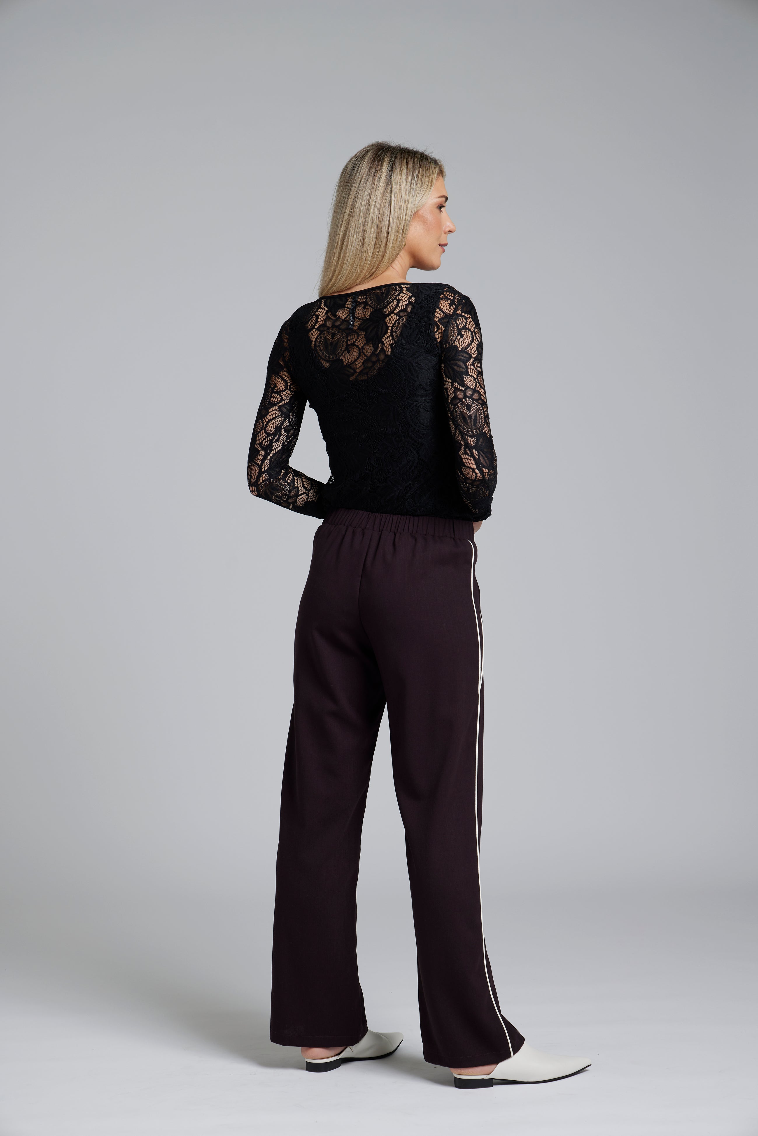 The NES Double Piped Gin Pants by N-E-S – a timeless straight-leg pant with flat front, elastic back and refined piping. Breathable, polished and NZ made.