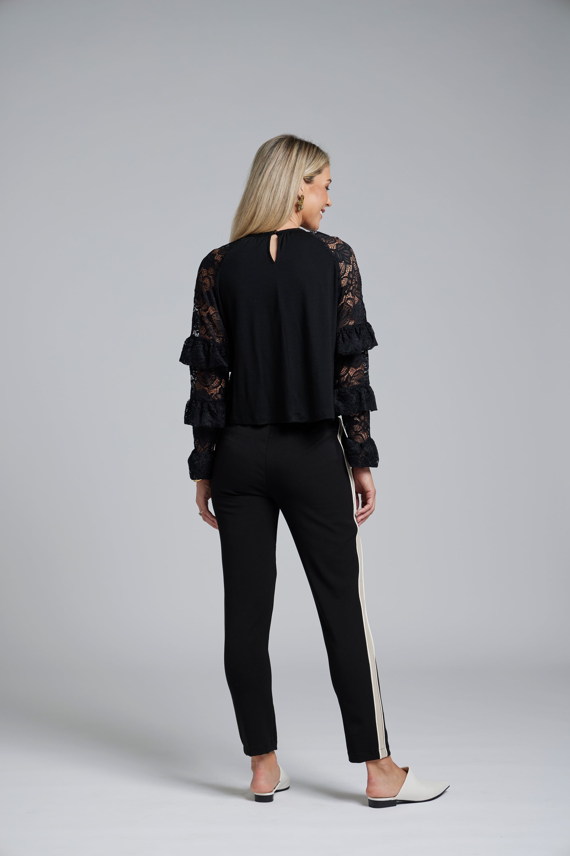 The NES Lilly Piped Pant by N-E-S – a 7/8 straight leg pant with contrast piping, soft stretch fabric and sport-luxe detailing. Comfortable, polished and NZ made.