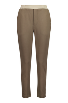 The NES Lilly Piped Pant by N-E-S – a 7/8 straight leg pant with contrast piping, soft stretch fabric and sport-luxe detailing. Comfortable, polished and NZ made.