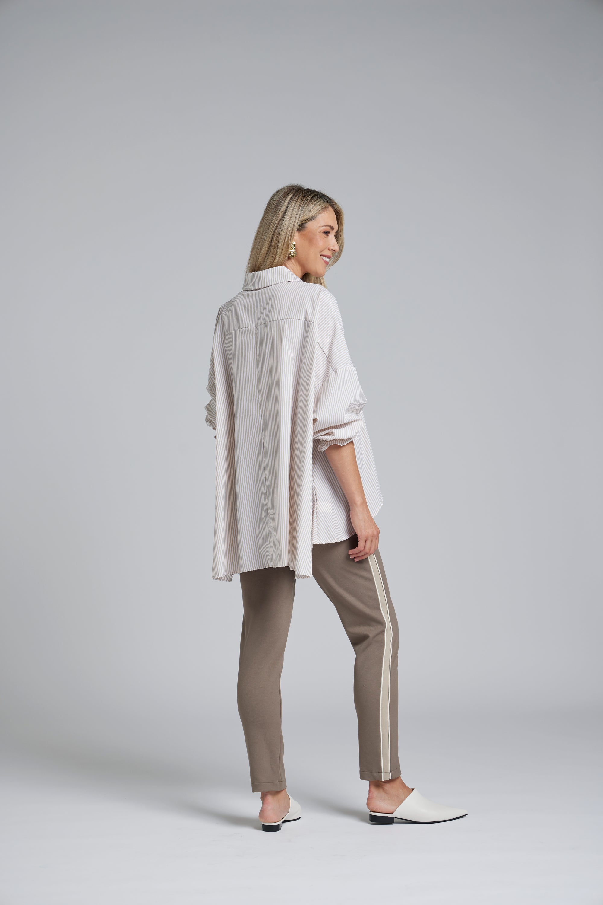 The NES Lilly Piped Pant by N-E-S – a 7/8 straight leg pant with contrast piping, soft stretch fabric and sport-luxe detailing. Comfortable, polished and NZ made.