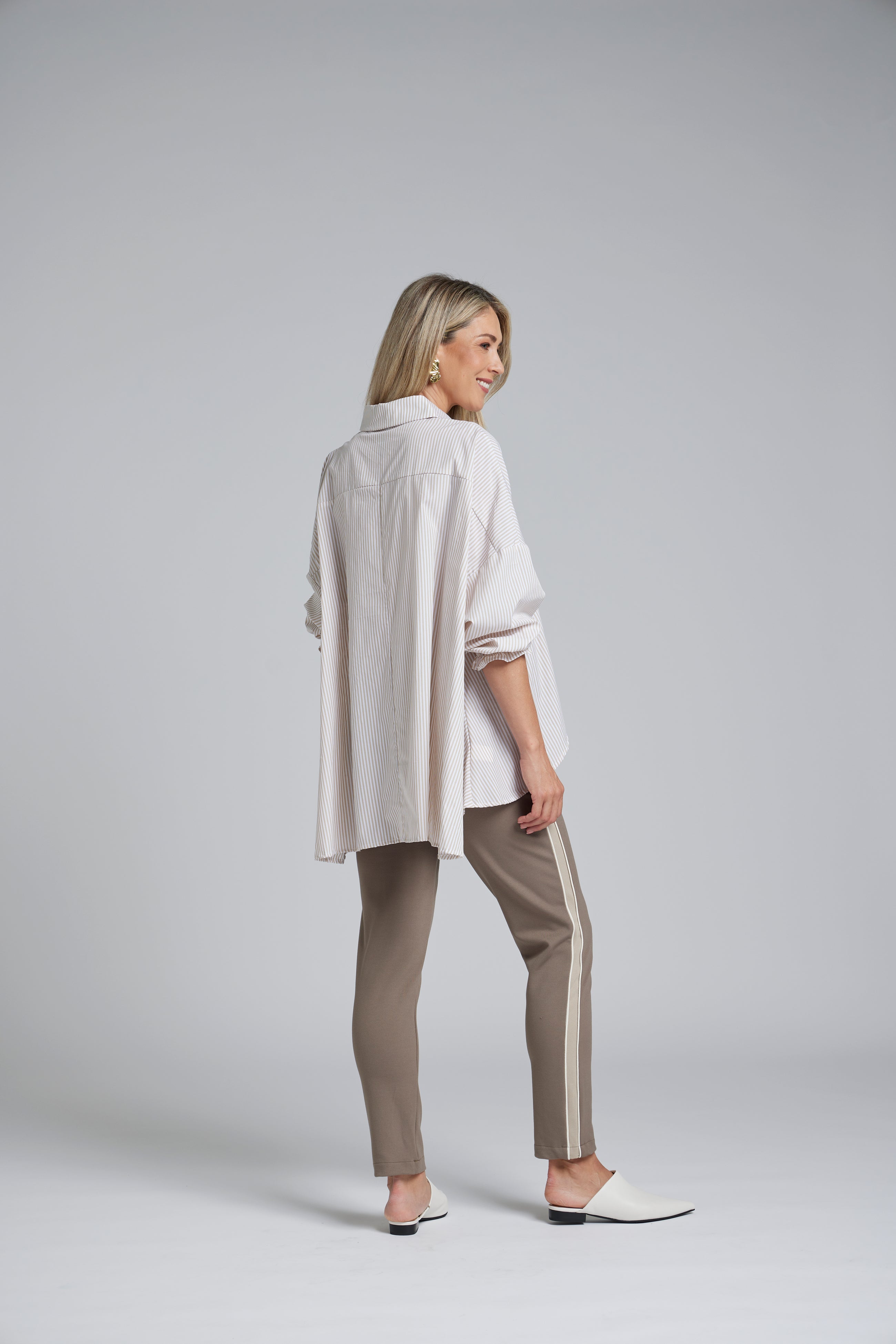 The NES Lilly Piped Pant by N-E-S – a 7/8 straight leg pant with contrast piping, soft stretch fabric and sport-luxe detailing. Comfortable, polished and NZ made.