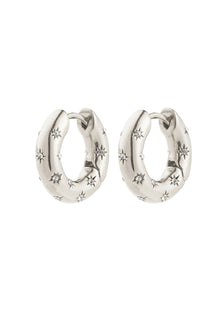 PILGRIM | NEVAEH RECYCLED CRYSTAL EARRINGS
Sparkling Preciosa crystals
Measures 16mm in length
Easy-to-use click clasp for maximum comfort
Crafted from 97% recycled material

Composition: 97% Recycled Brass, 2% Crystal, 1% Plating