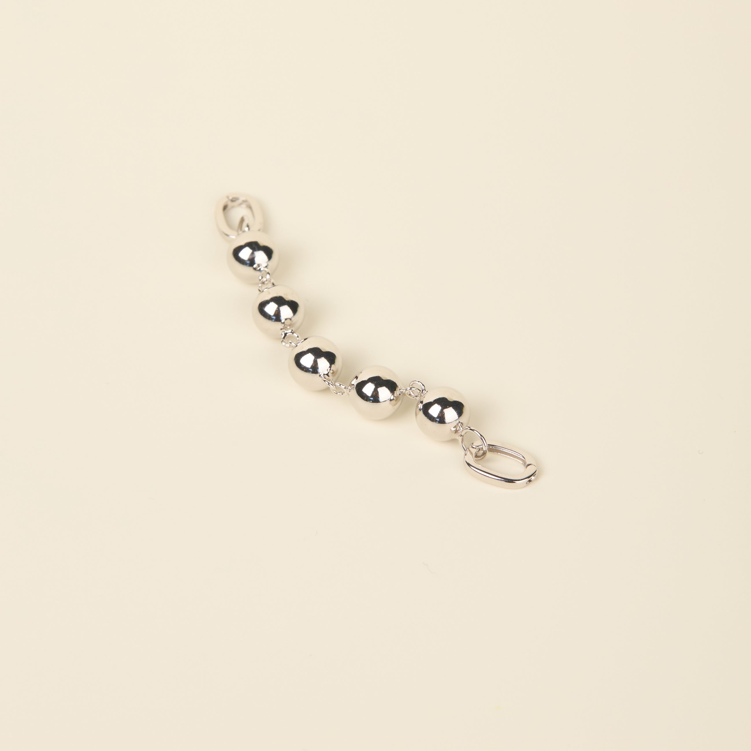 ALTA JEWELLERY | NECKLACE EXTENDER

Designed to give you extra styling flexibility, the Alta Necklace Extender adds 7cm in length to your Snakey Chain Necklace. Crafted in premium sterling silver or sterling silver with 18k gold vermeil, it blends seamlessly for a perfect match.
