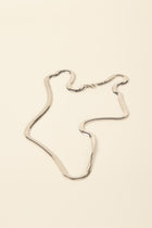 ALTA JEWELLERY | SNAKEY CHAIN NECKLACE
Sleek, modern and endlessly versatile - the Alta Snakey Chain Necklace is designed to elevate your everyday style. Crafted in premium sterling silver, this fluid chain catches the light with every movement. For a warmer finish, choose the sterling silver with 18k gold vermeil option.