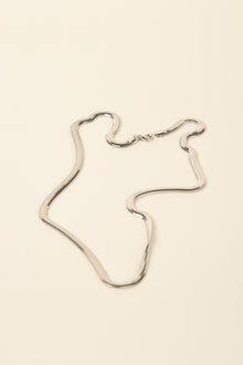 ALTA JEWELLERY | SNAKEY CHAIN NECKLACE
Sleek, modern and endlessly versatile - the Alta Snakey Chain Necklace is designed to elevate your everyday style. Crafted in premium sterling silver, this fluid chain catches the light with every movement. For a warmer finish, choose the sterling silver with 18k gold vermeil option.