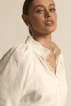 Zoe Kratzmann Sincere Top
A elevated essential with feminine nuance. the solstice top refines a wardrobe staple through light weight ramie fabric, proportion and thoughtful detail.