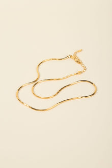 ALTA JEWELLERY | TWISTED CHAIN NECKLACE
Add texture and elegance to any outfit with the Alta Twisted Chain Necklace. Crafted in sterling silver or sterling silver with 18k gold vermeil, this beautifully twisted chain catches the light from every angle, offering subtle shimmer and modern sophistication.