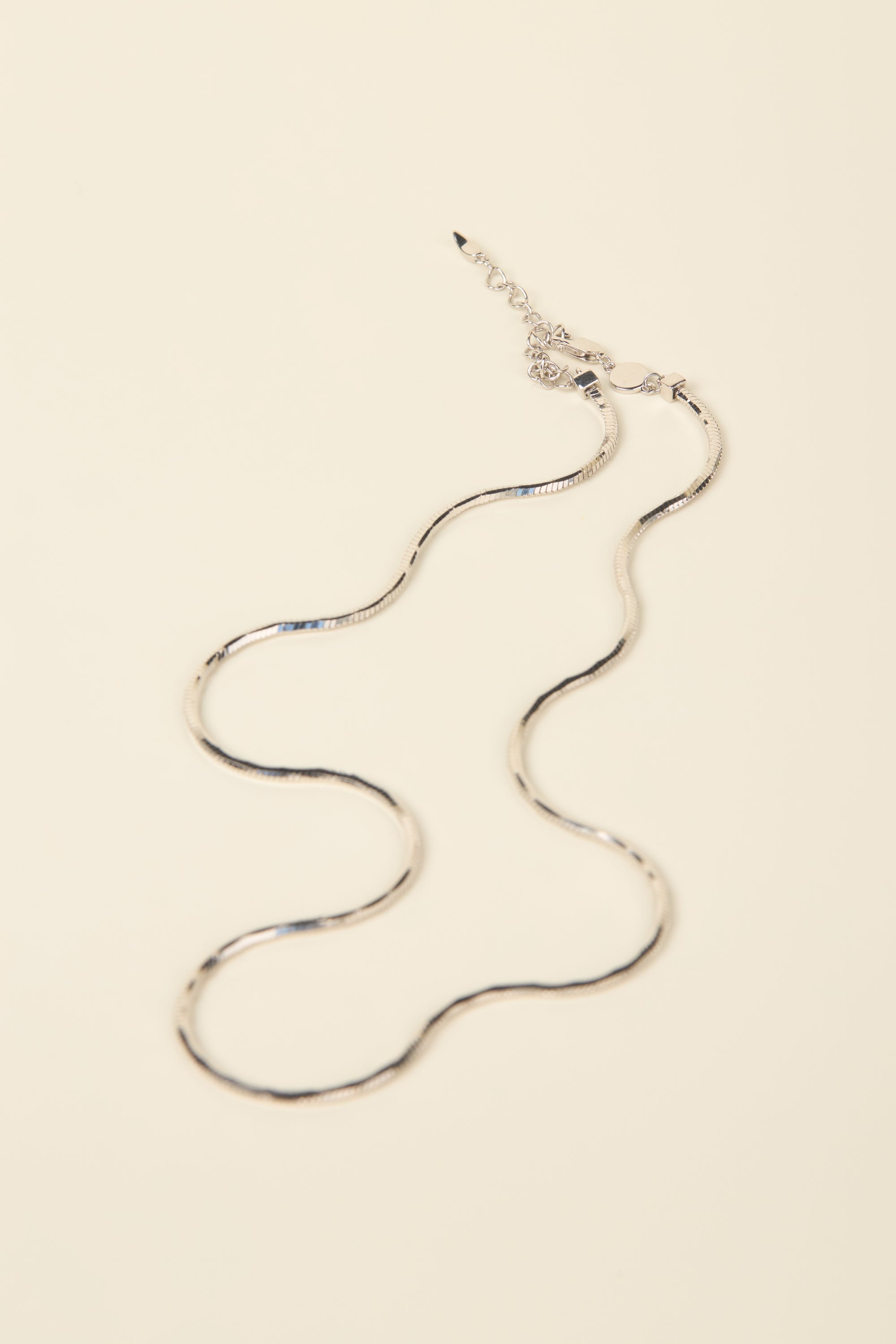 ALTA JEWELLERY | TWISTED CHAIN NECKLACE
Add texture and elegance to any outfit with the Alta Twisted Chain Necklace. Crafted in sterling silver or sterling silver with 18k gold vermeil, this beautifully twisted chain catches the light from every angle, offering subtle shimmer and modern sophistication.