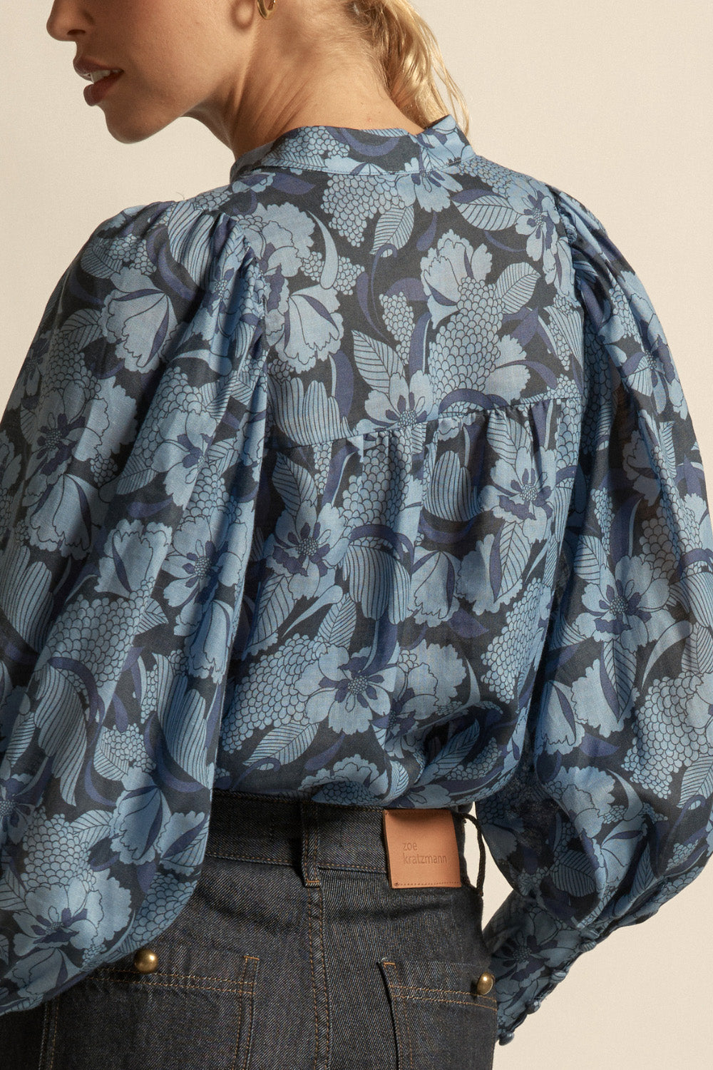 Zoe Kratzmann Vista top 
A refined transitional essential. the vista top balances softness and structure for effortless autumn–winter dressing.